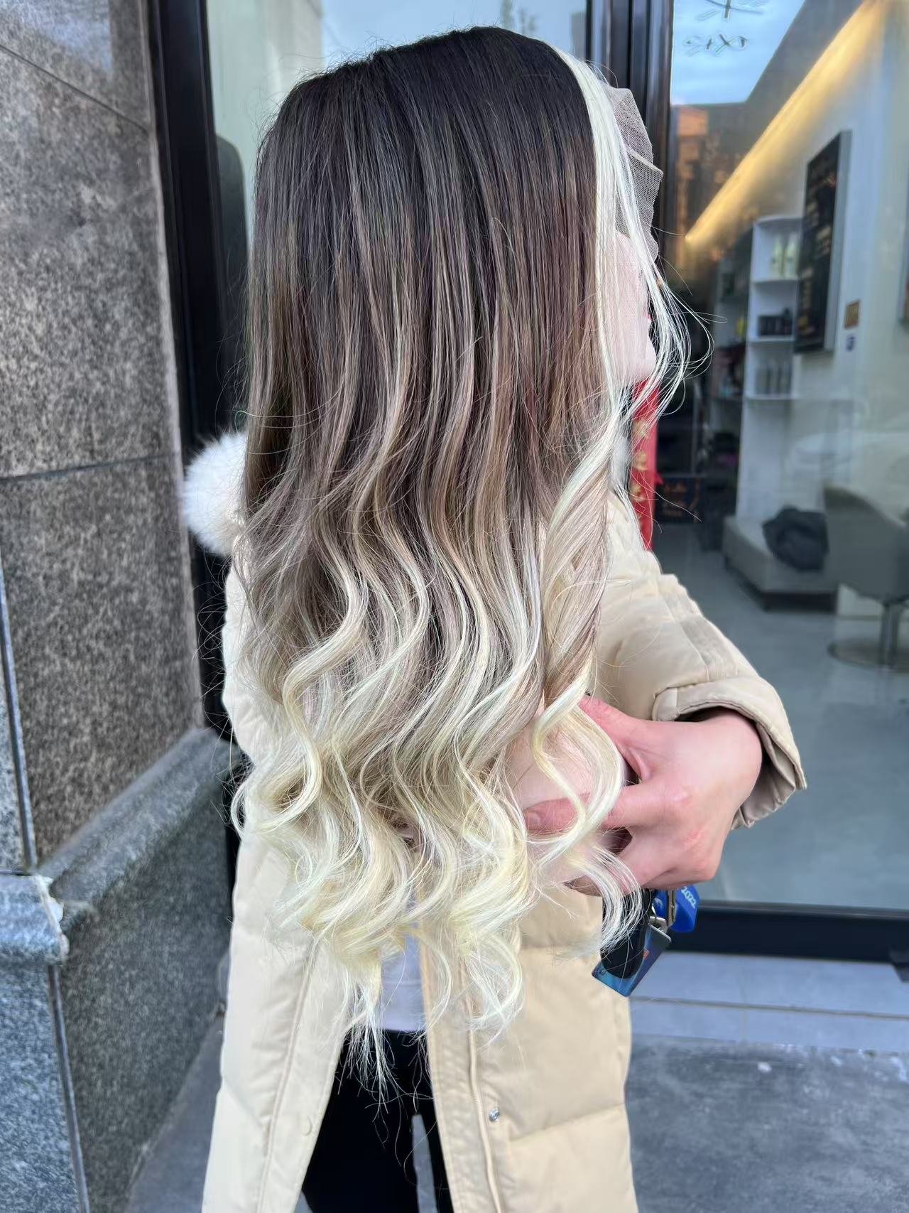 Ohpolly Brown to Blonde Balayage Human Hair Lace Wig Secondary image